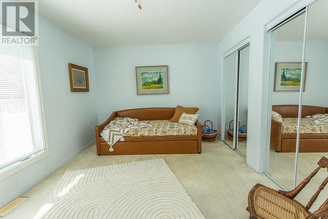 3137 6TH ST Image 21