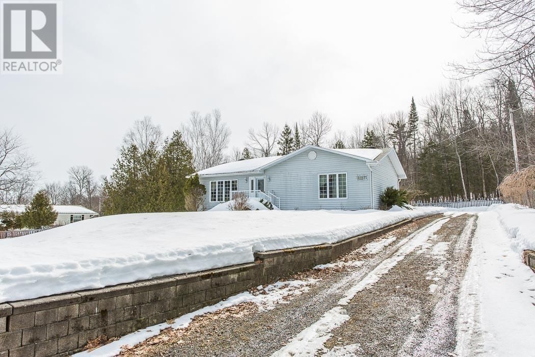 3137 6TH ST Image 26