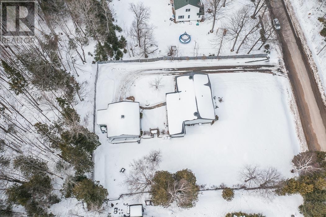 3137 6TH ST Image 36