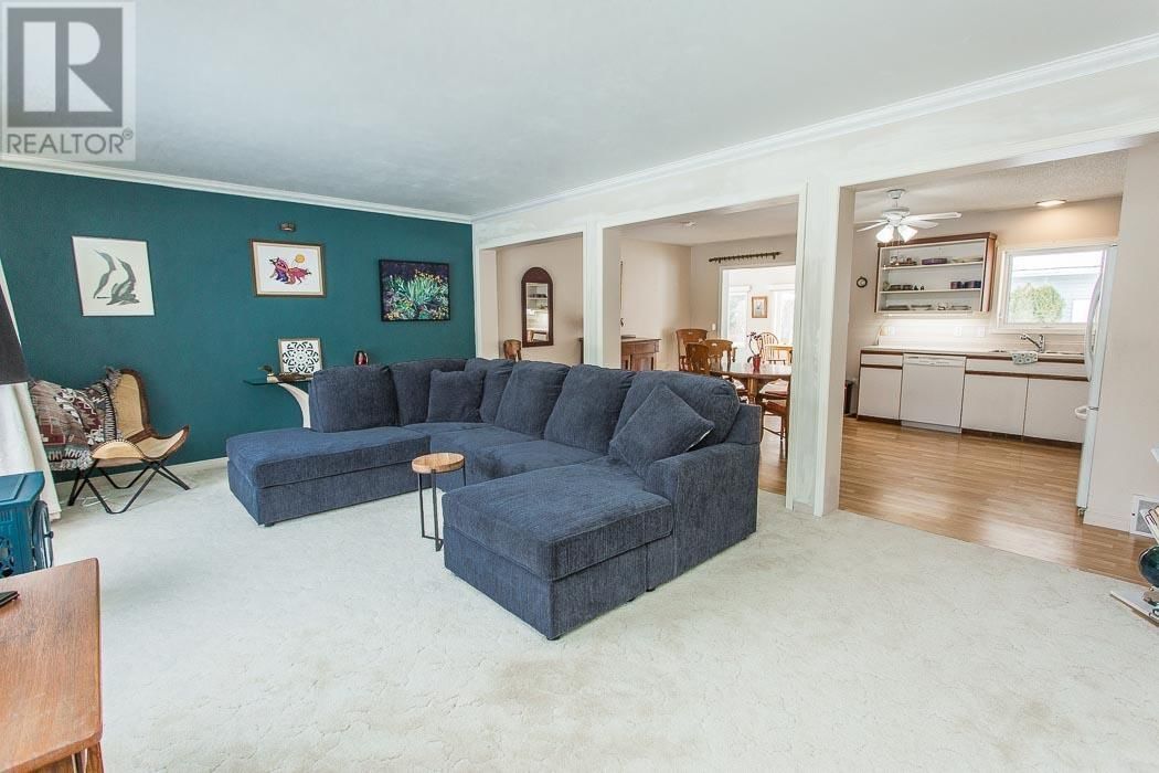 3137 6TH ST Image 7