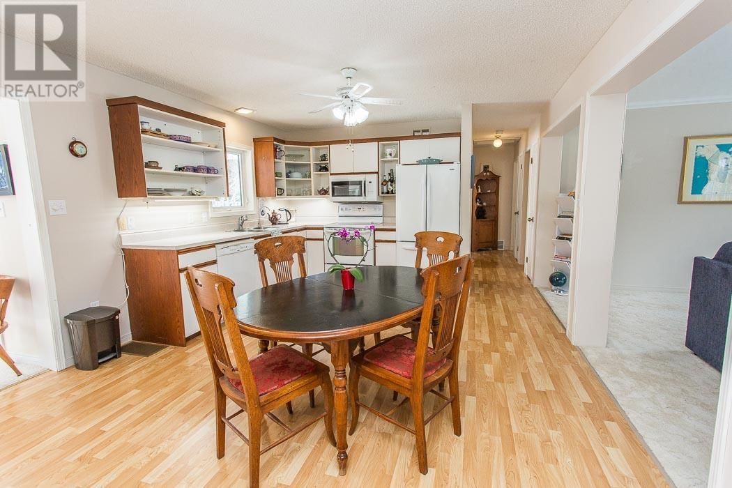 3137 6TH ST Image 8