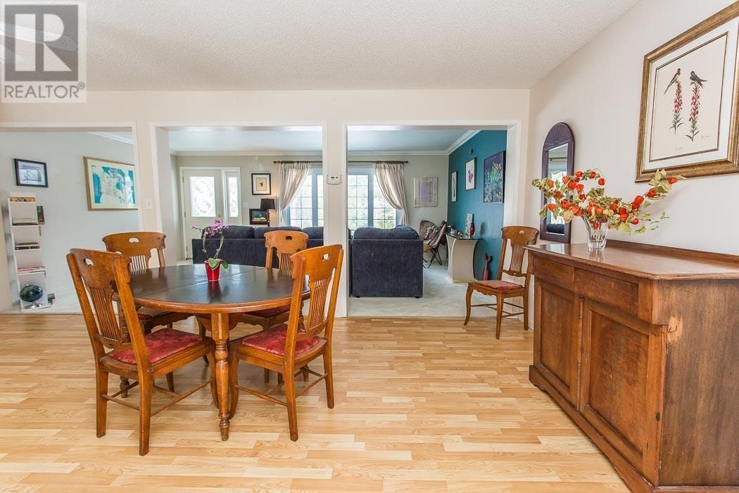 3137 6TH ST Image 9