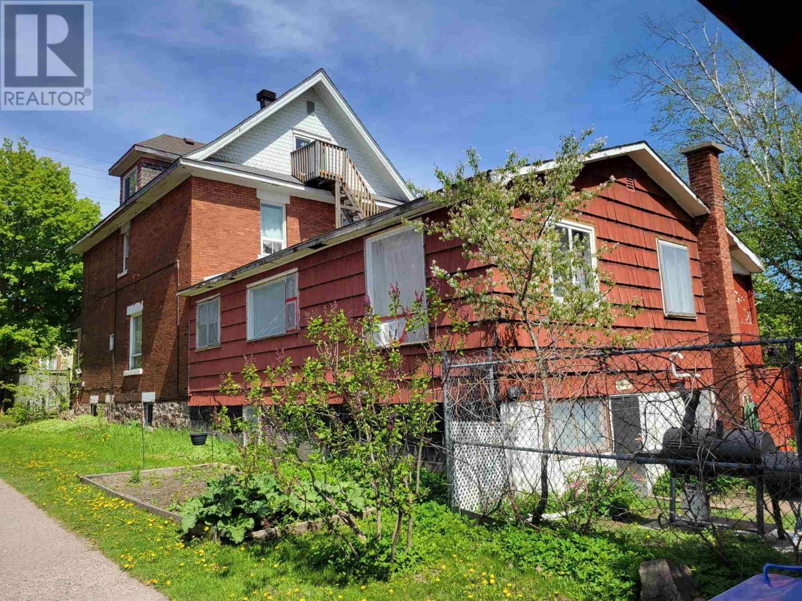 635 WELLINGTON ST Image 5