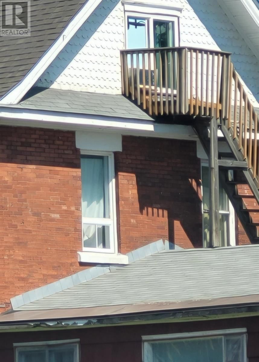 635 WELLINGTON ST Image 6