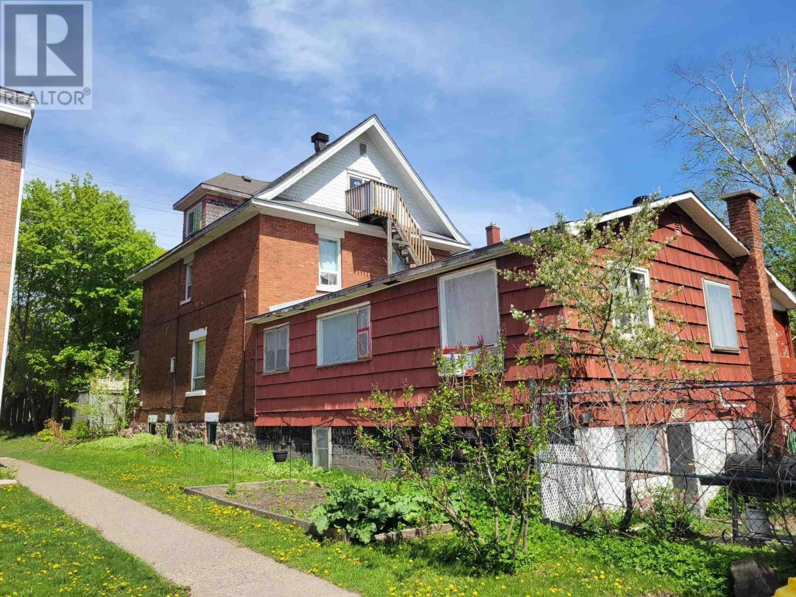 635 WELLINGTON ST Image 7