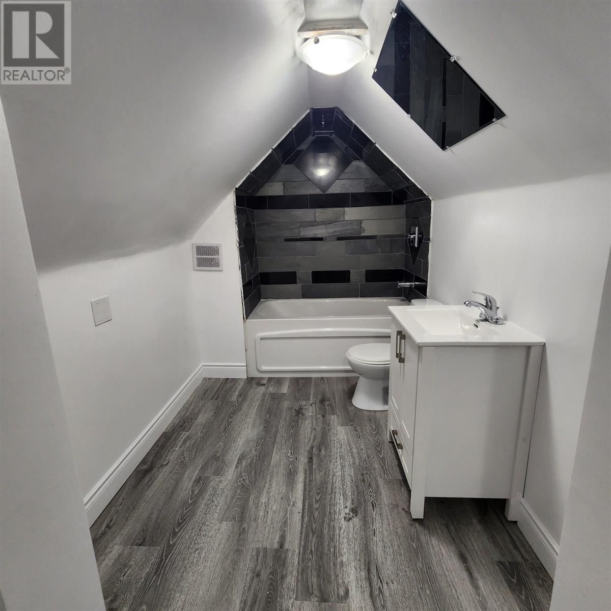 30 GRACE ST Image 12