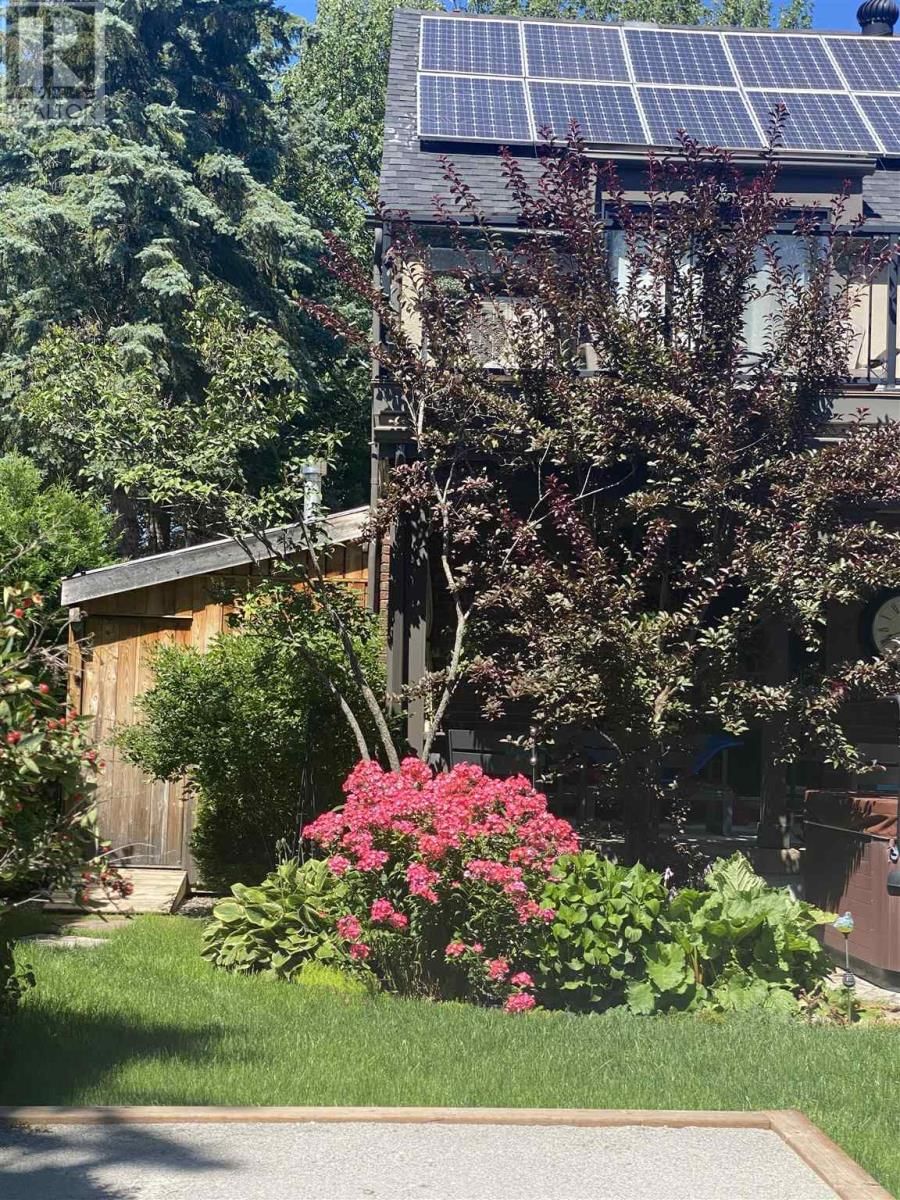 471 MACDONALD AVE Image 16