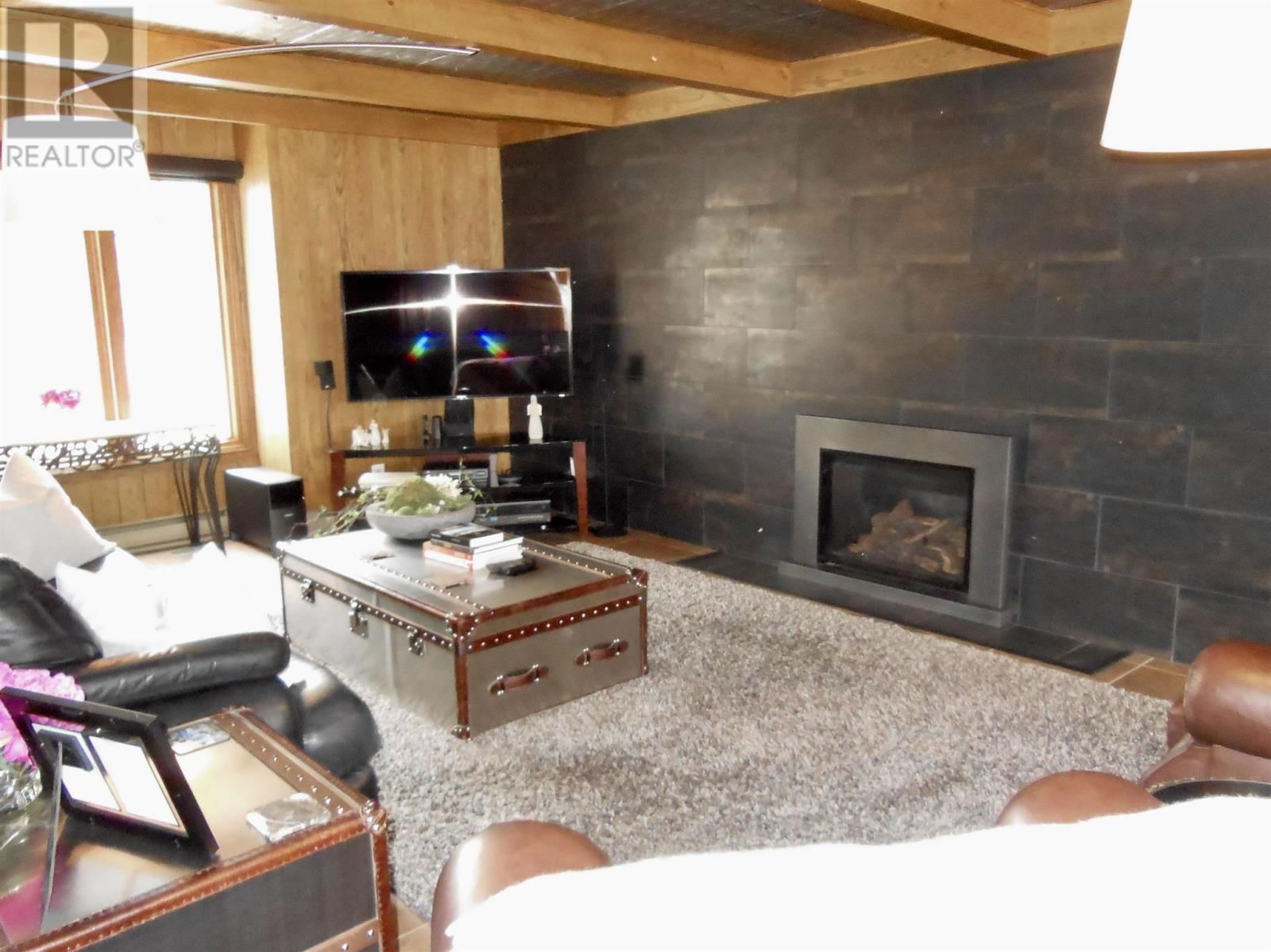 471 MACDONALD AVE Image 28