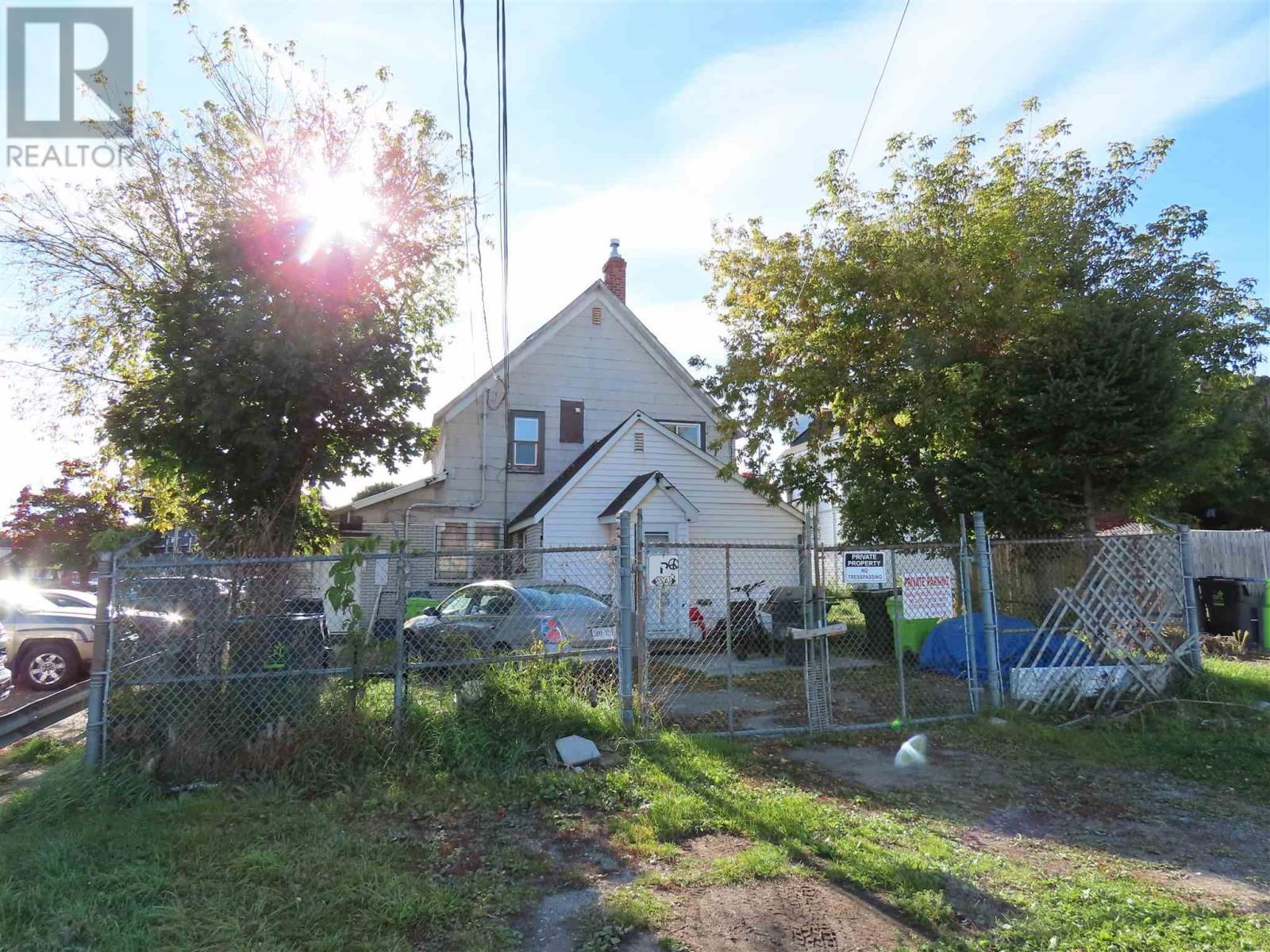 282-284 WELLINGTON ST Image 1