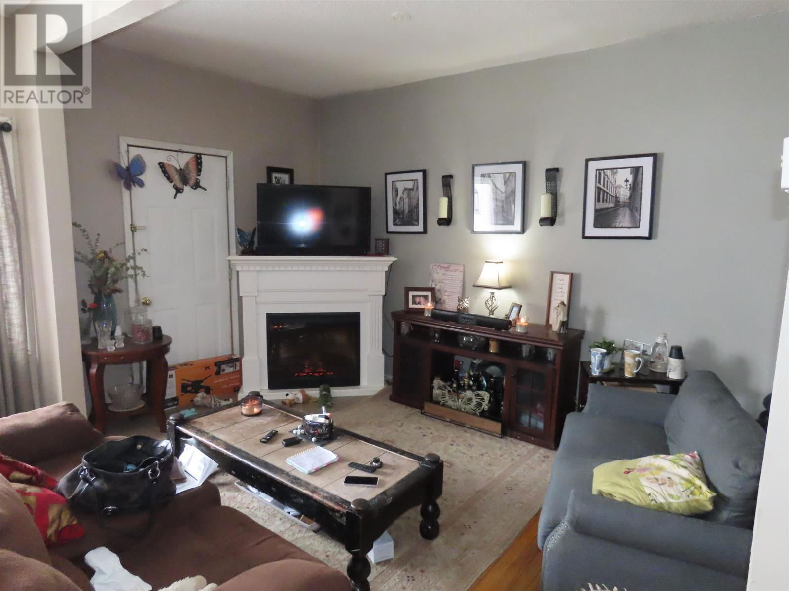 282-284 WELLINGTON ST Image 9