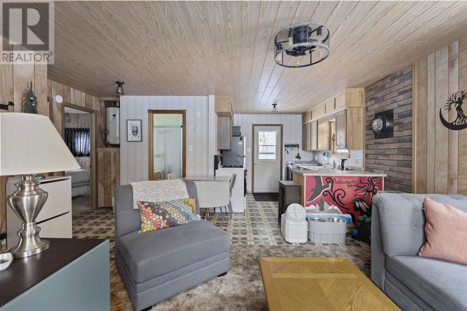 542 LAKEVIEW RD Image 18