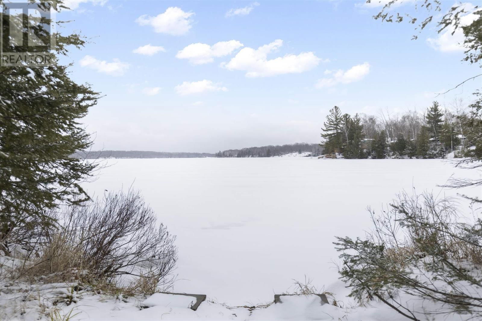 542 LAKEVIEW RD Image 32