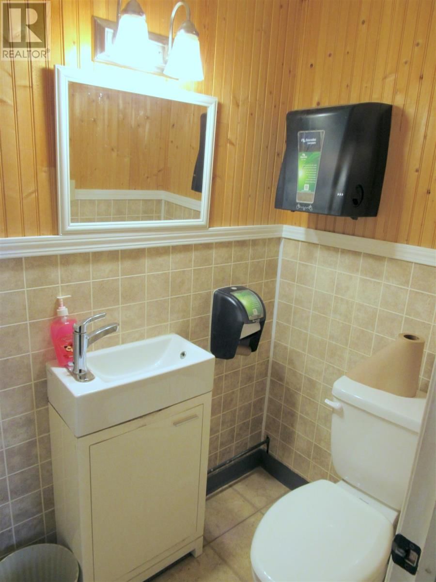 47 FRANCES ST Image 23