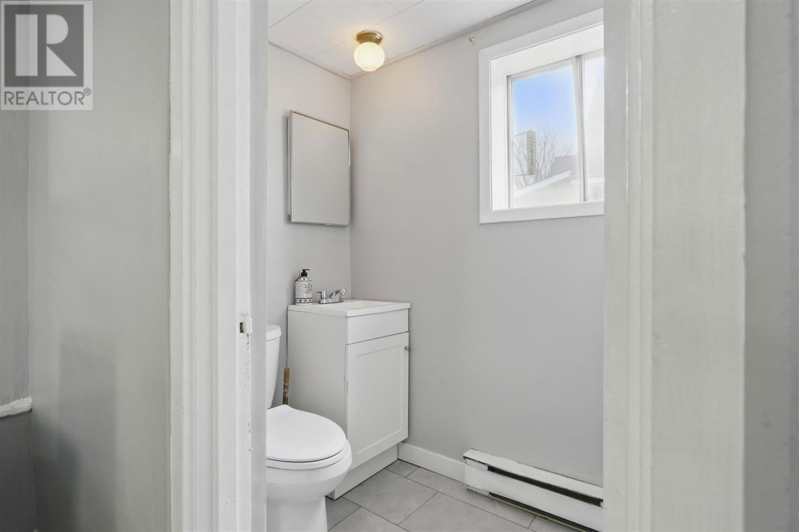 119 GROSVENOR AVE Image 11