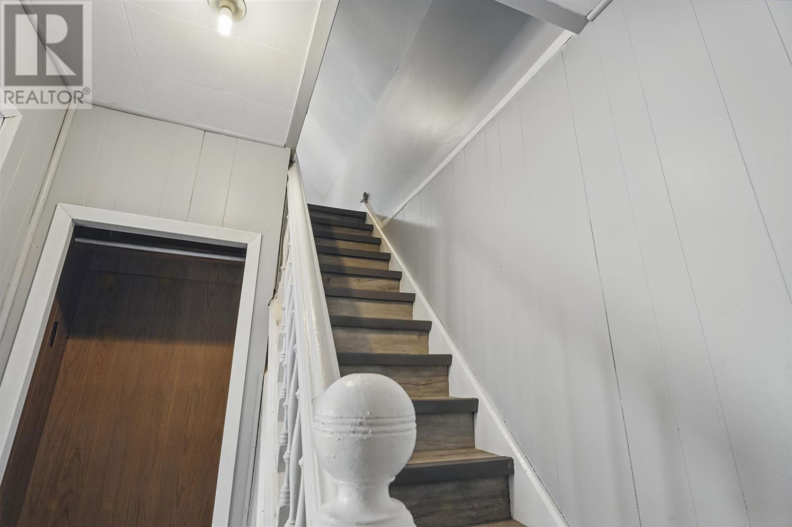 119 GROSVENOR AVE Image 17