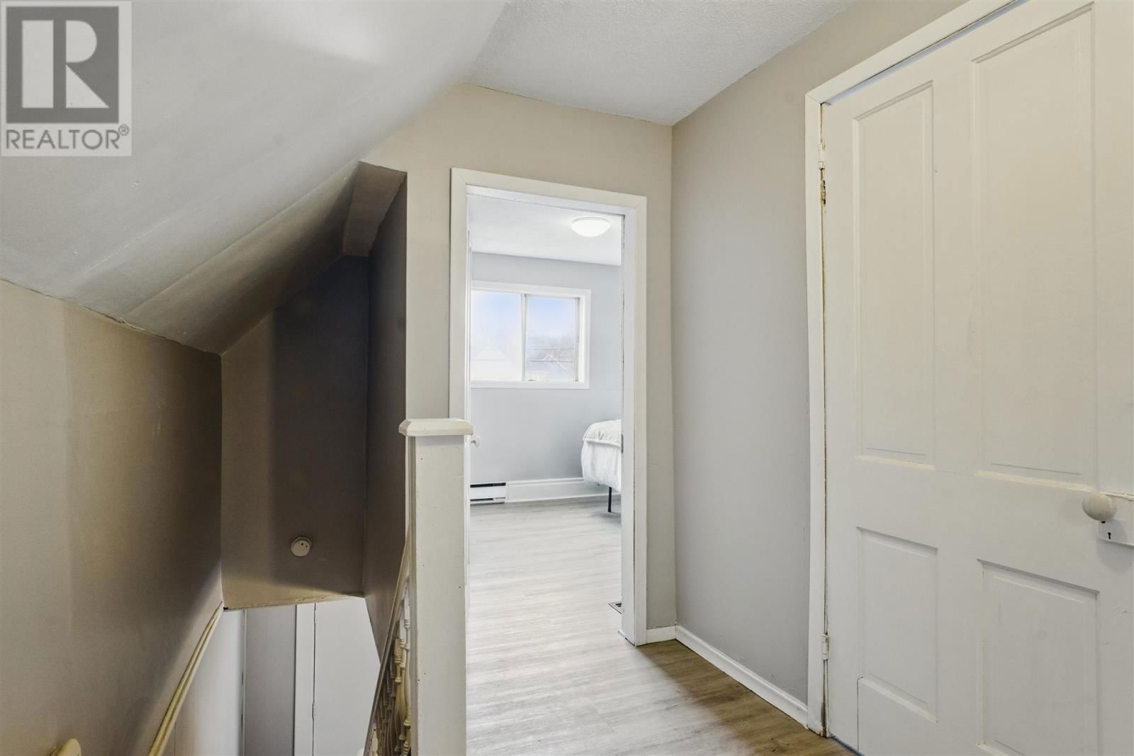 119 GROSVENOR AVE Image 18