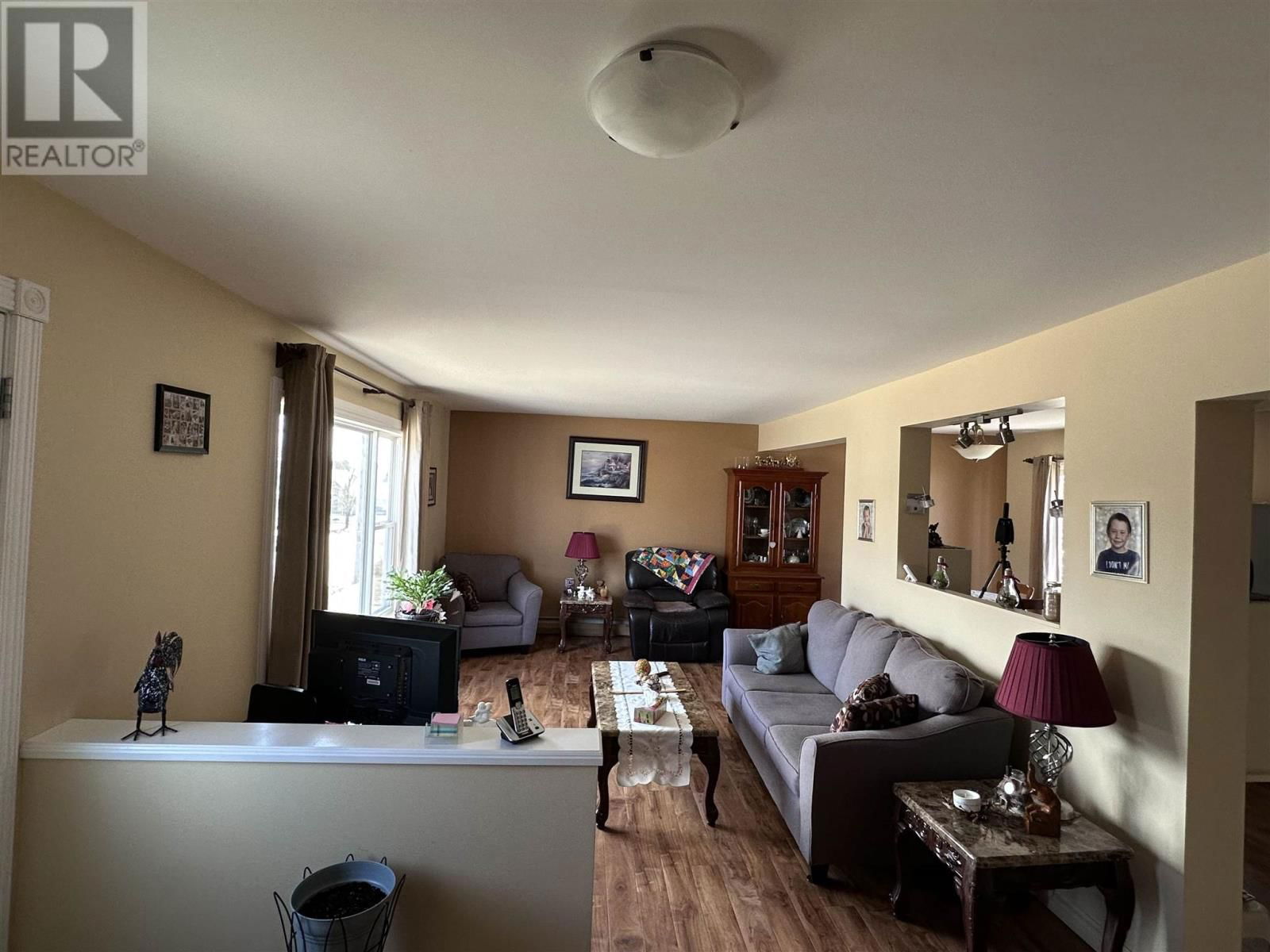70 ROMAN AVE Image 12