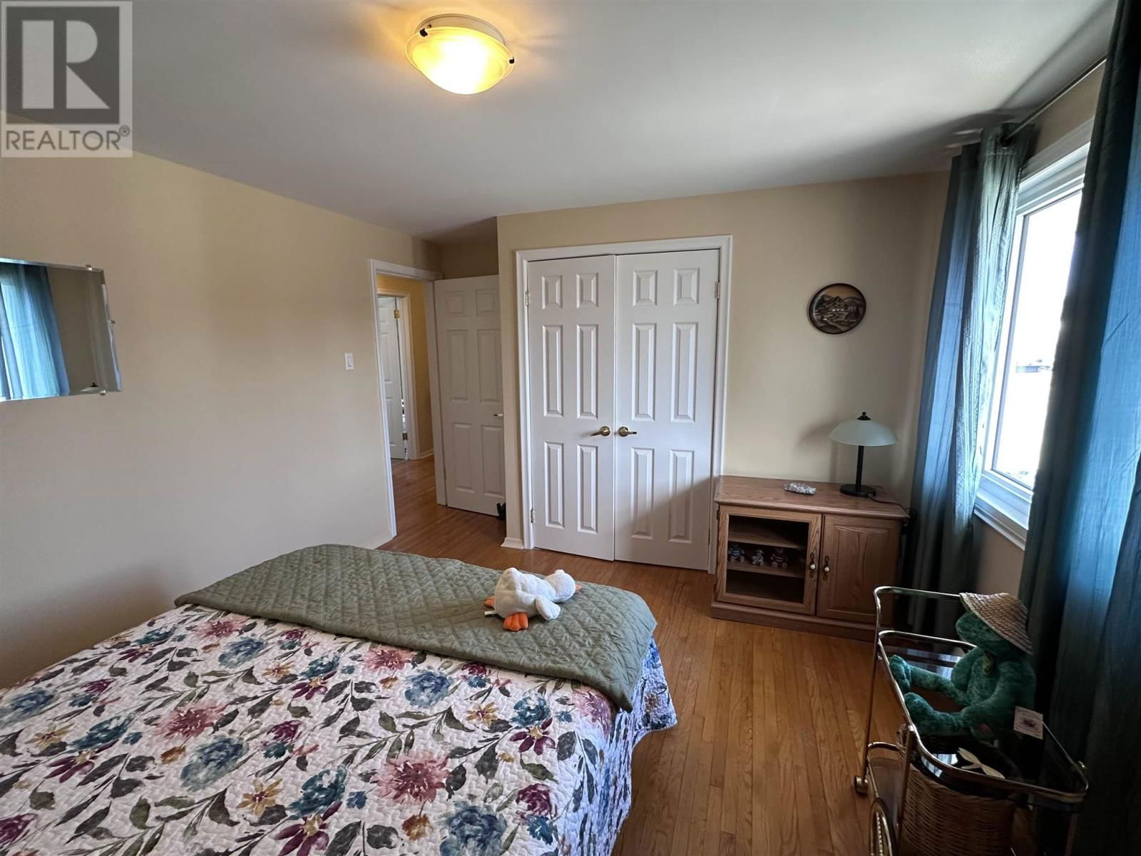 70 ROMAN AVE Image 17