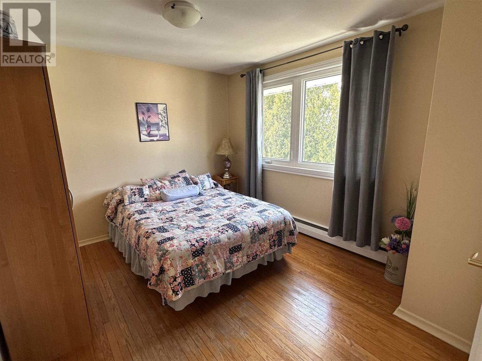 70 ROMAN AVE Image 18