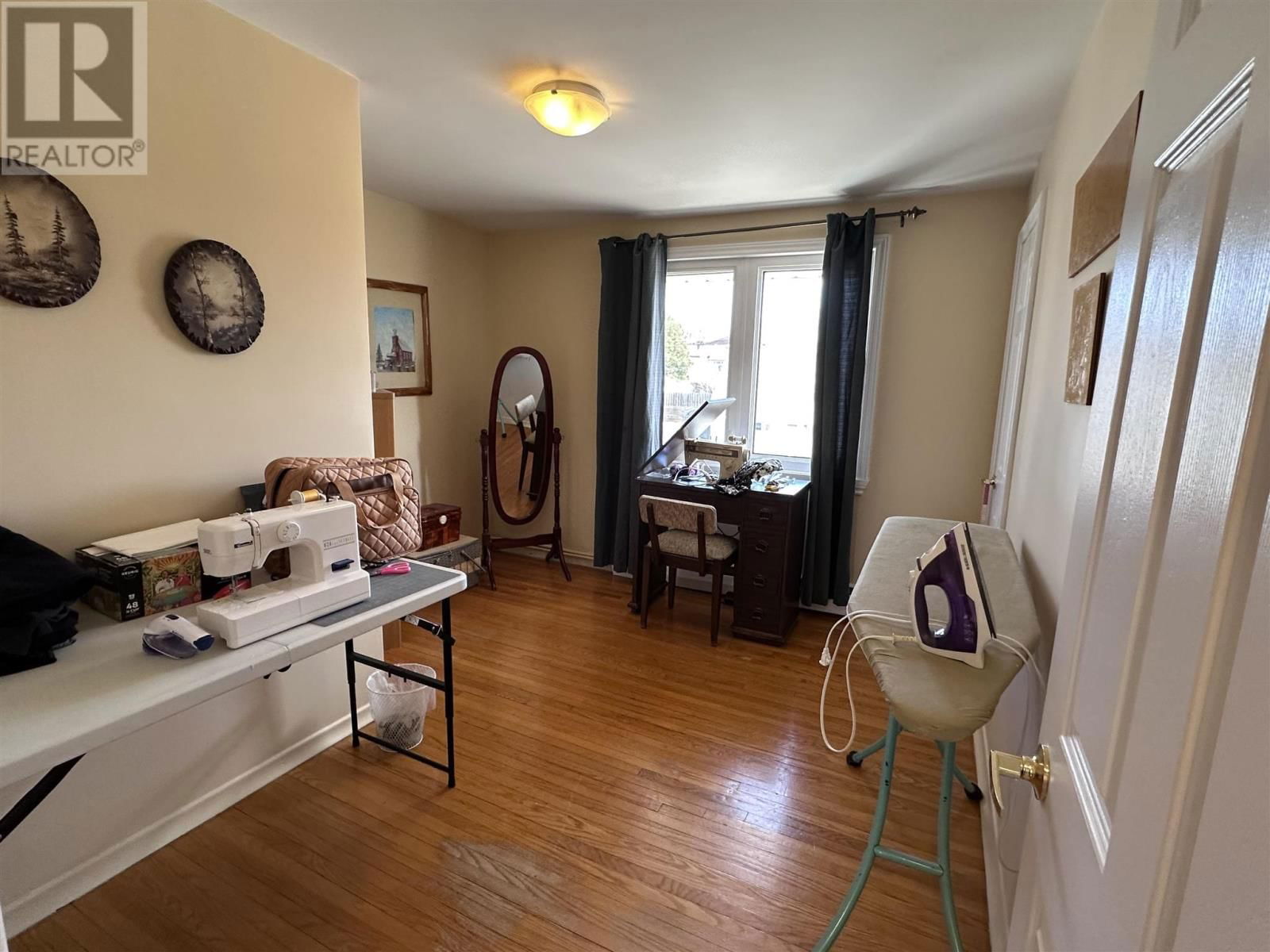 70 ROMAN AVE Image 20