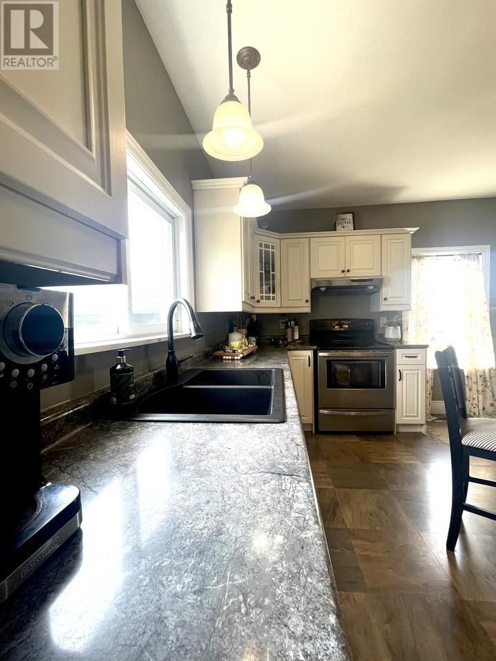 219 MAIN ST Image 15