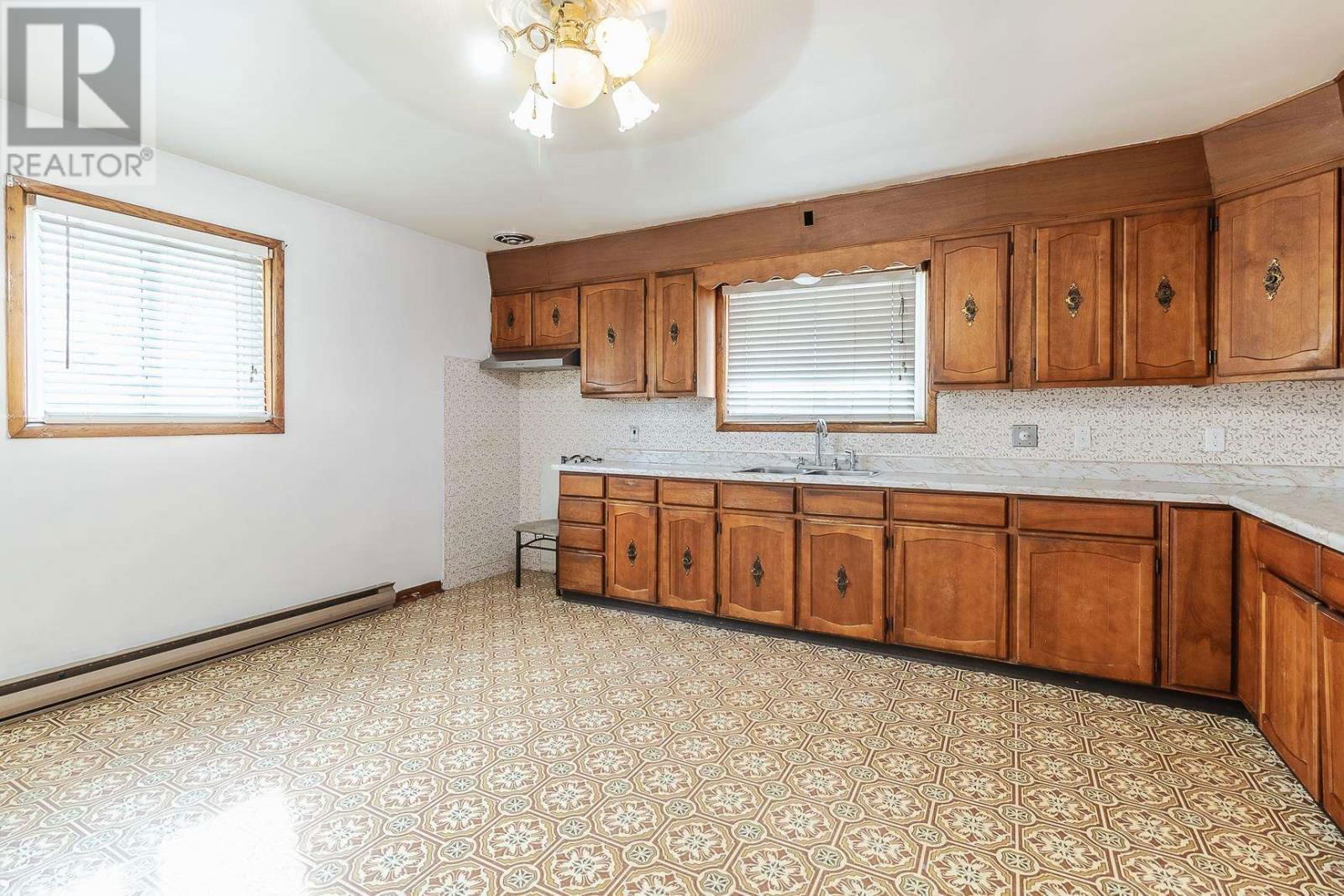 168 PRENTICE AVE Image 10