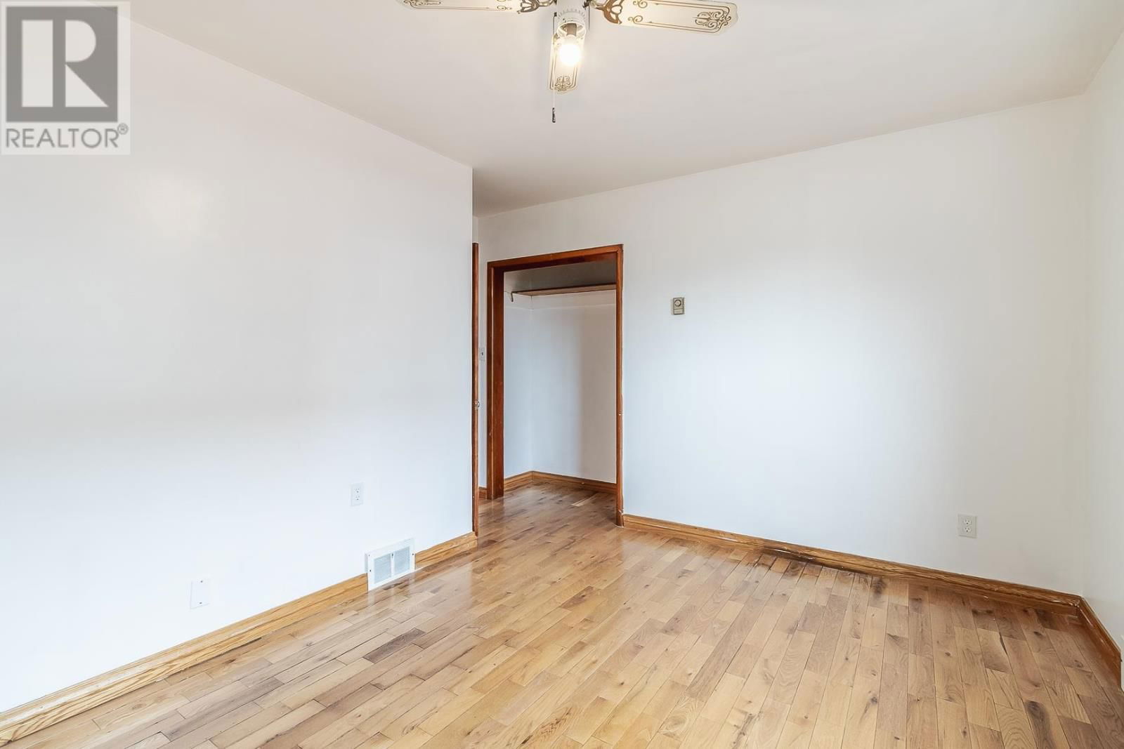 168 PRENTICE AVE Image 12