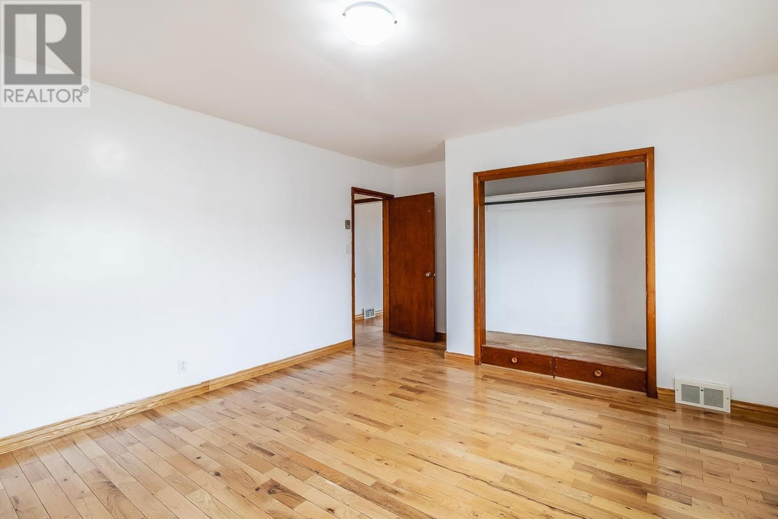 168 PRENTICE AVE Image 15