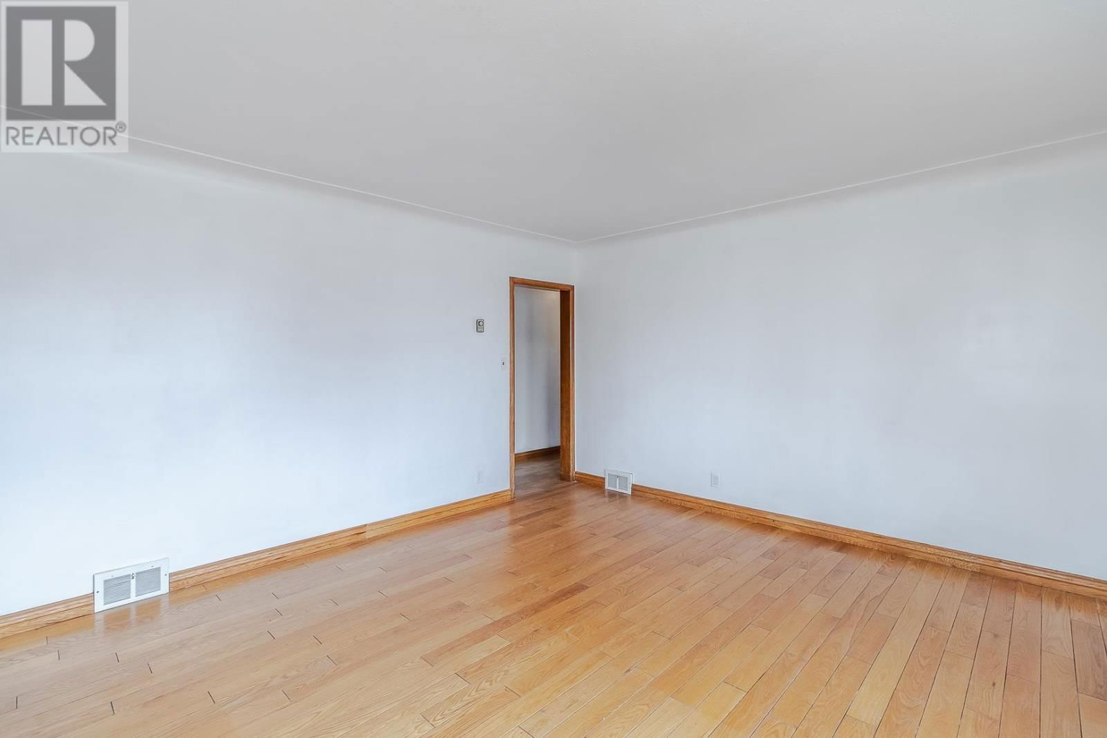 168 PRENTICE AVE Image 16