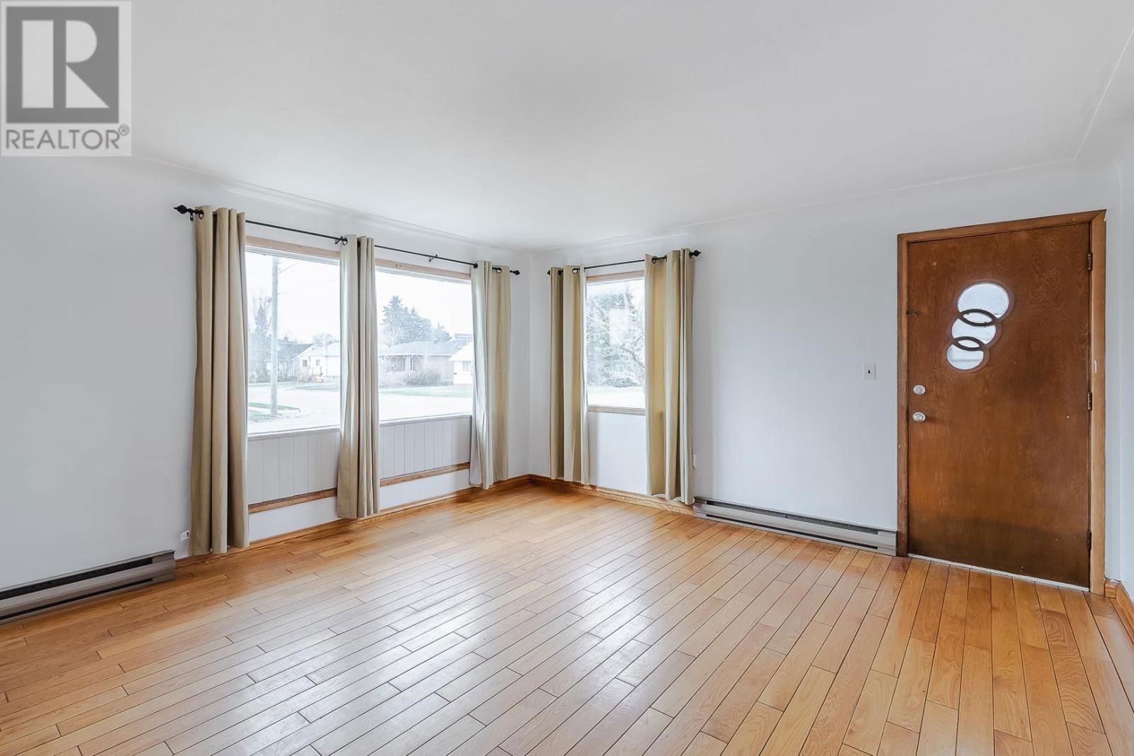 168 PRENTICE AVE Image 18