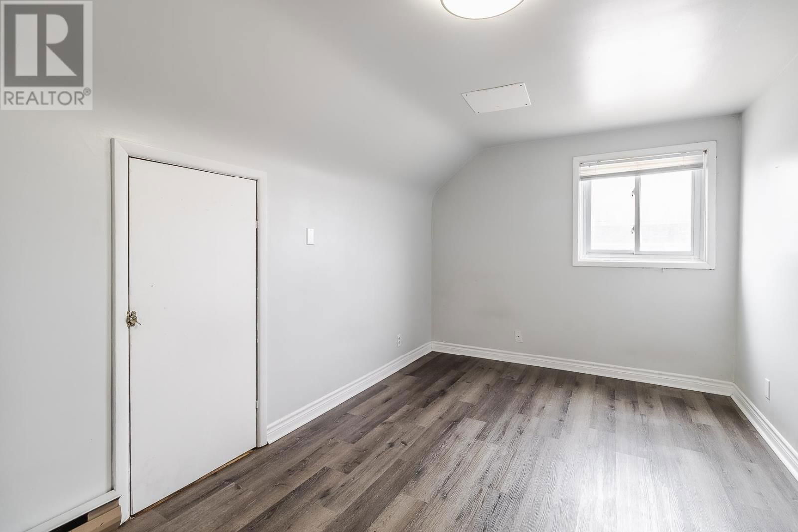 168 PRENTICE AVE Image 26