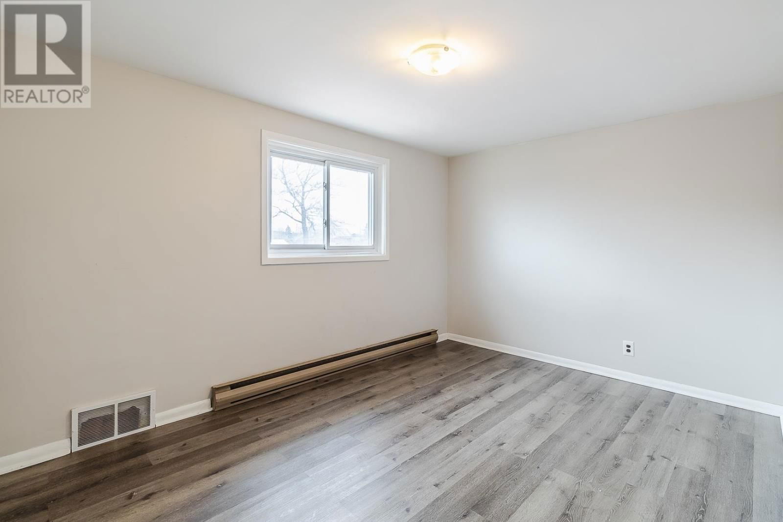 168 PRENTICE AVE Image 31