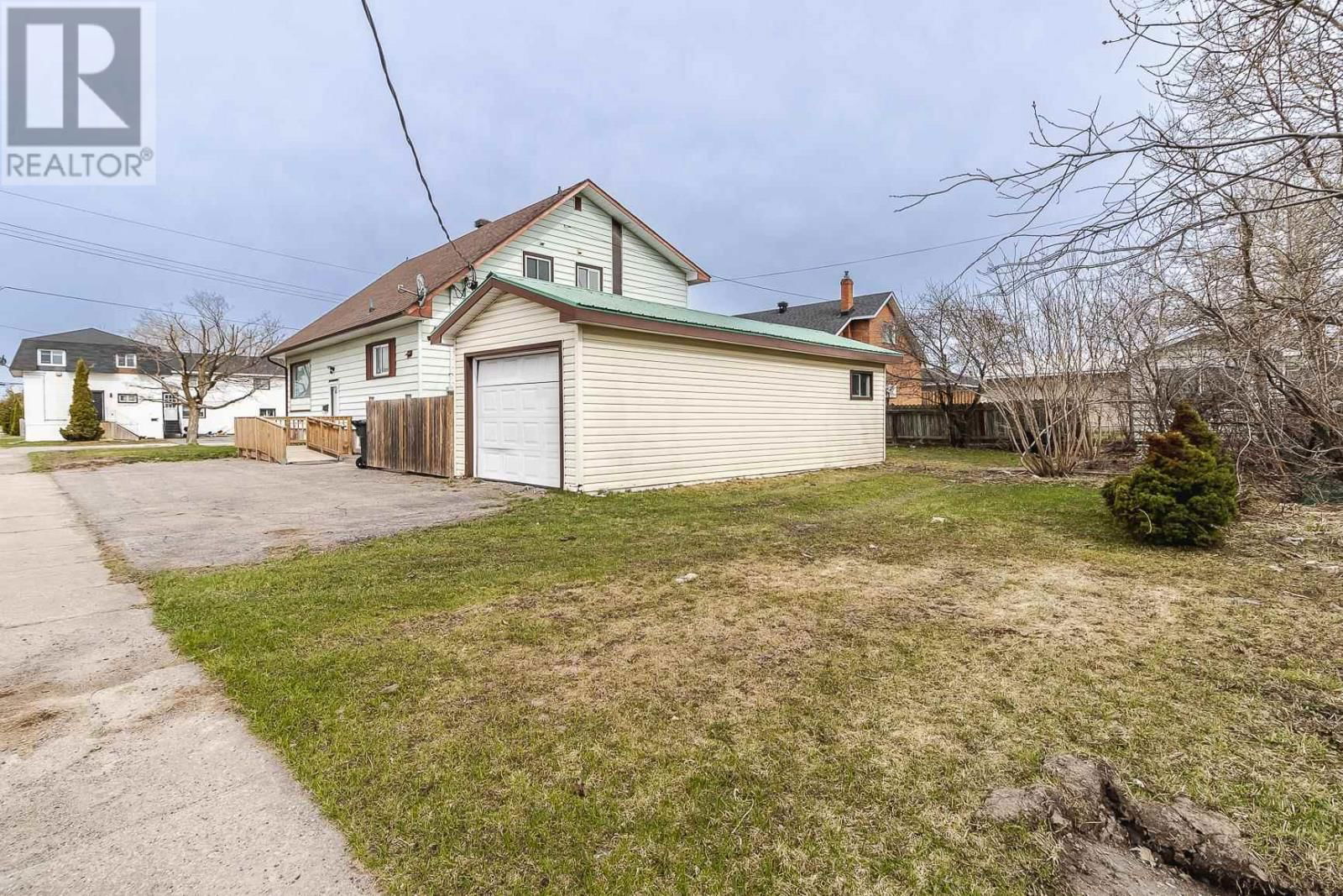 168 PRENTICE AVE Image 4