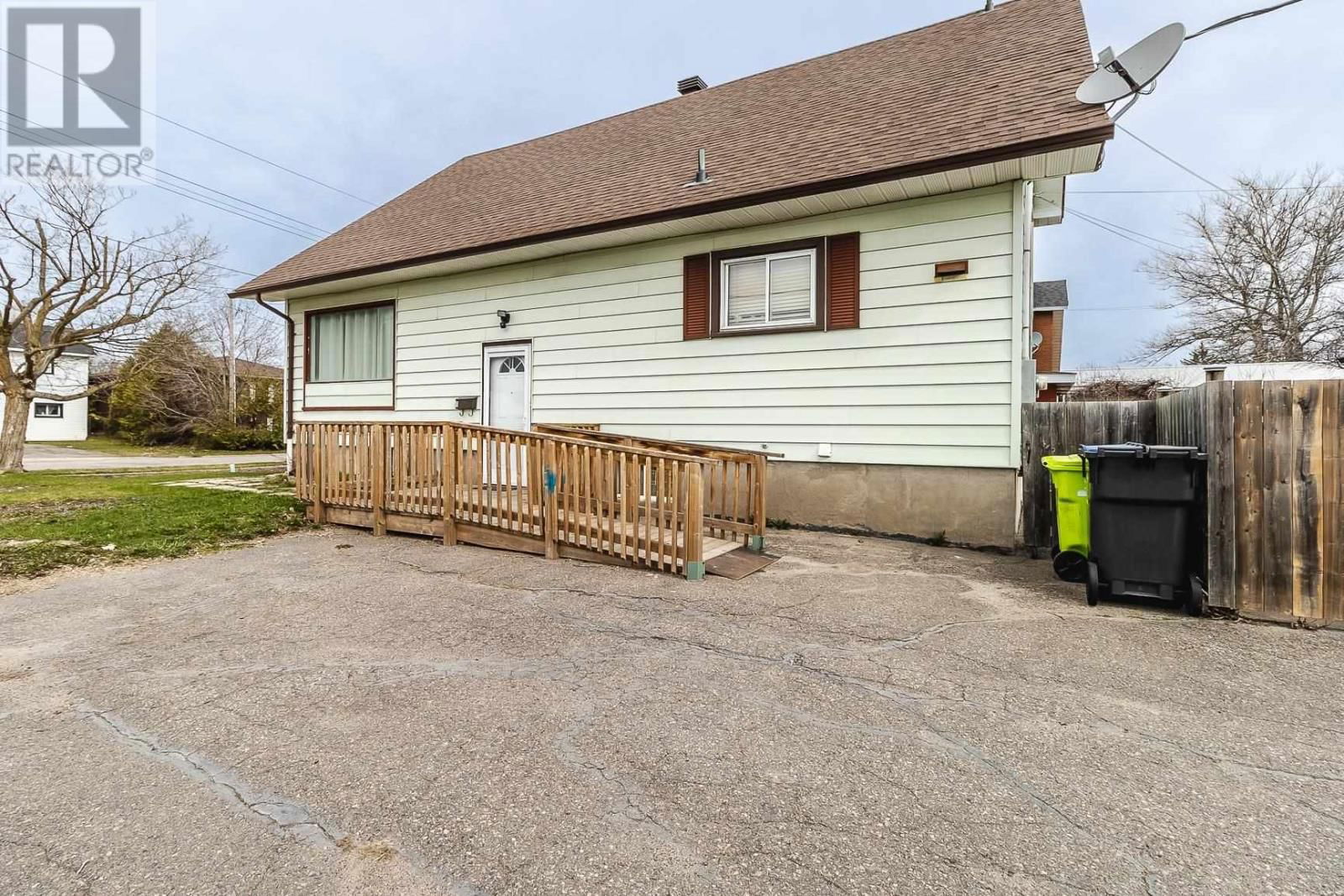 168 PRENTICE AVE Image 5