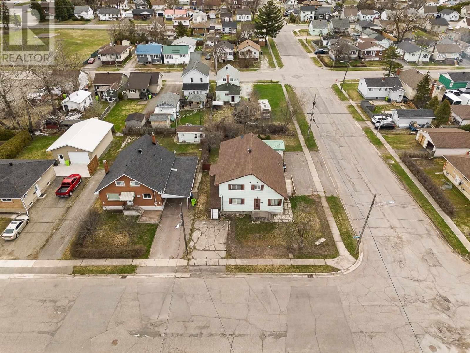 168 PRENTICE AVE Image 8