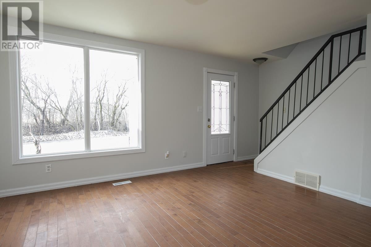 158 ST. ANDREW'S TER Image 11