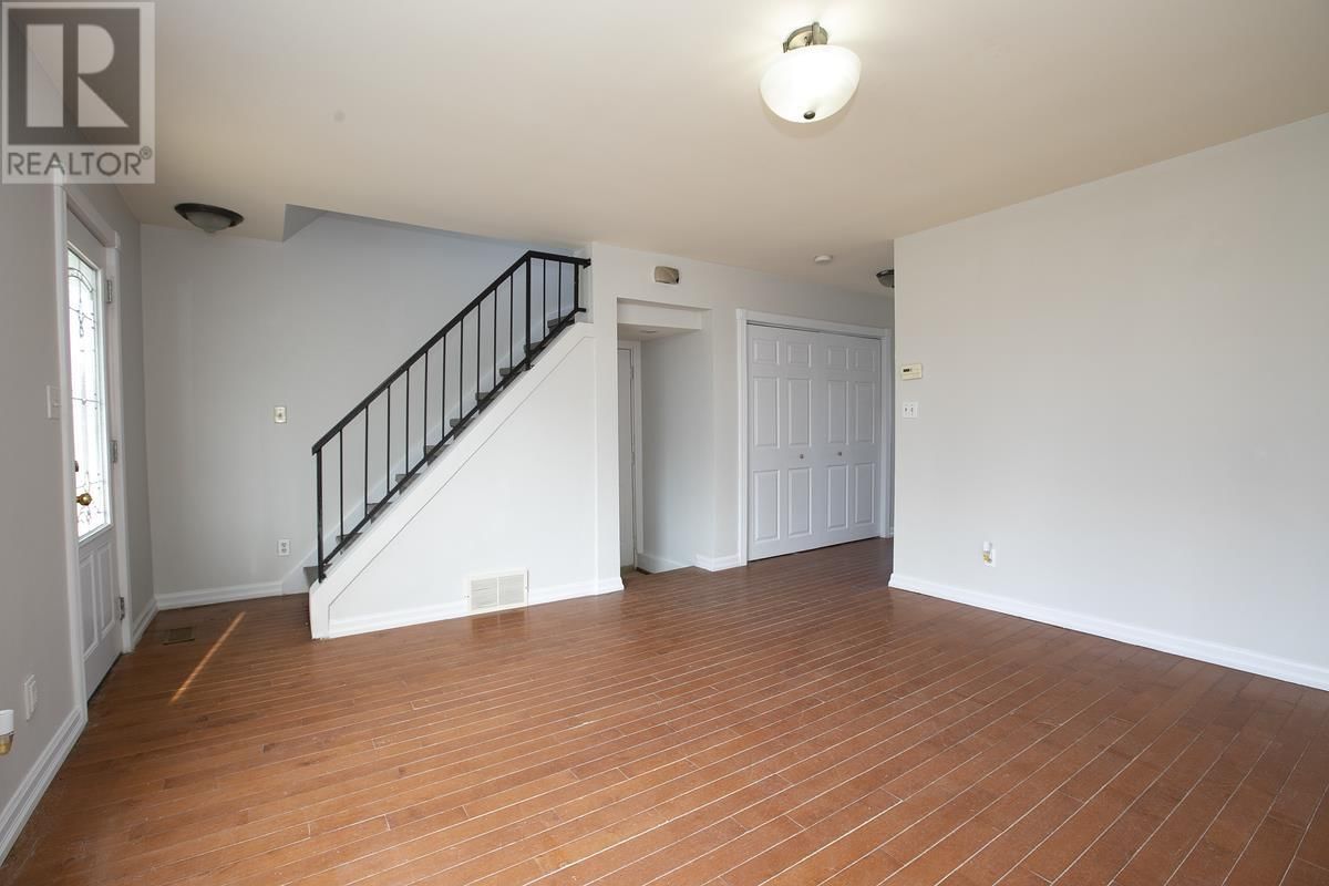 158 ST. ANDREW'S TER Image 13