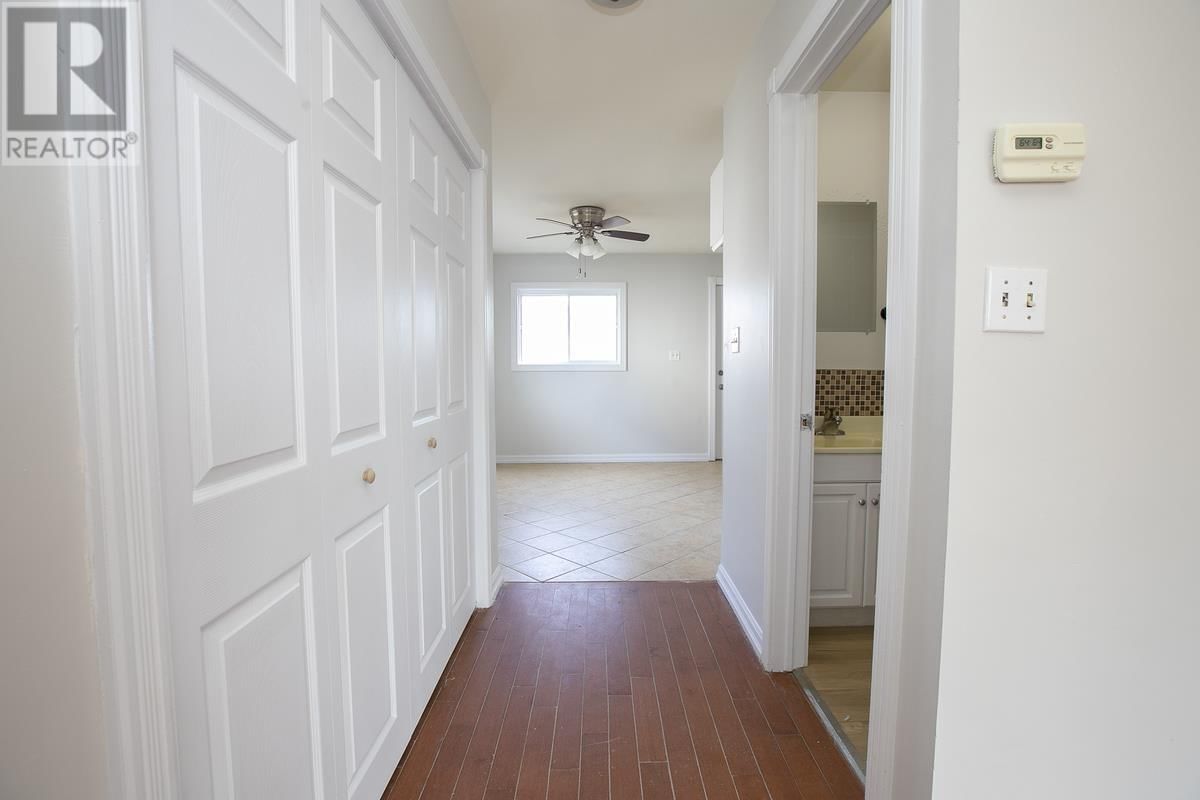 158 ST. ANDREW'S TER Image 16