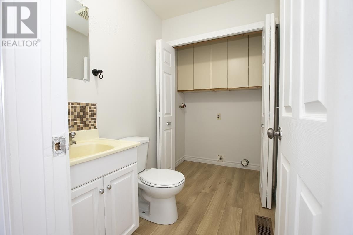 158 ST. ANDREW'S TER Image 18