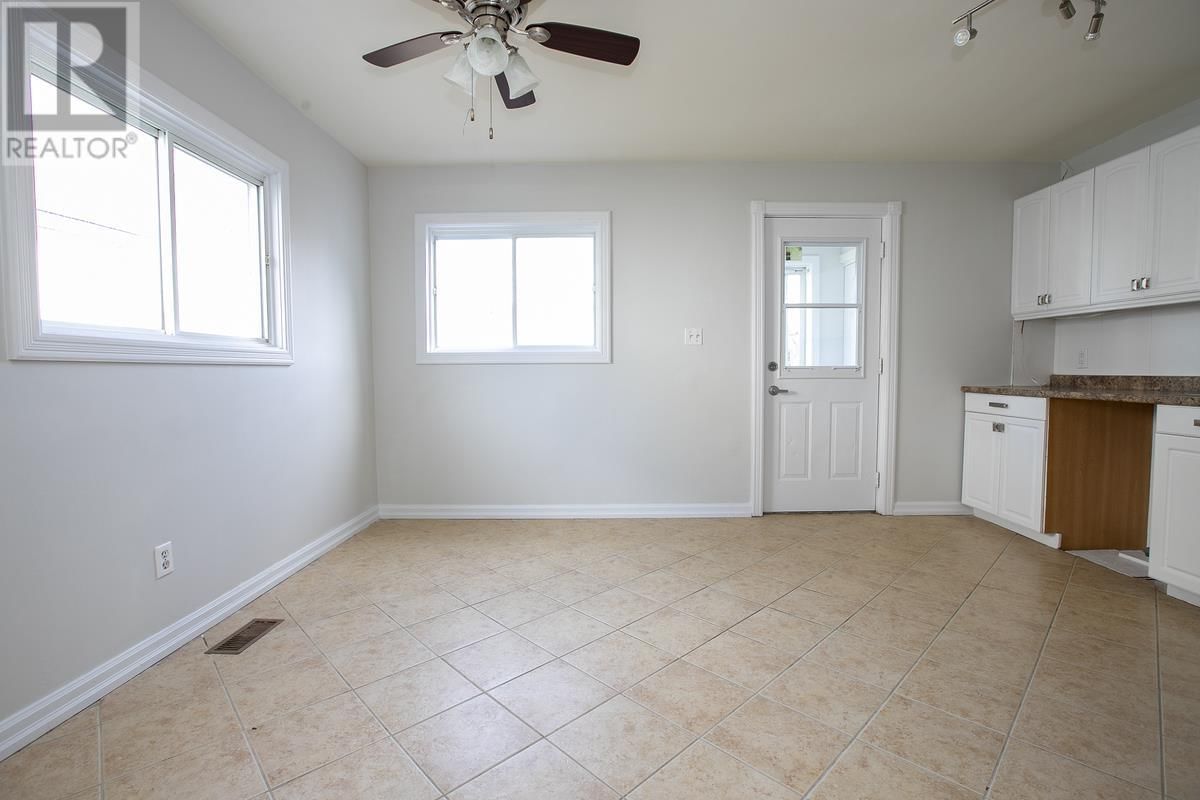 158 ST. ANDREW'S TER Image 19