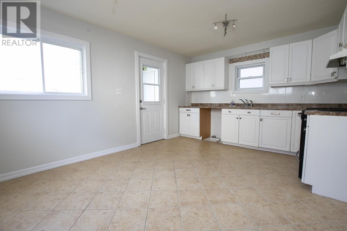 158 ST. ANDREW'S TER Image 20
