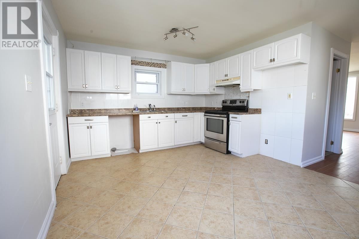 158 ST. ANDREW'S TER Image 21