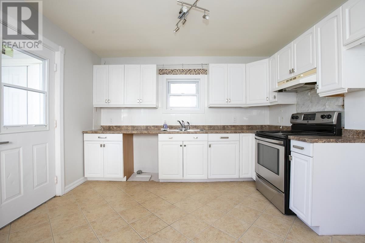158 ST. ANDREW'S TER Image 22