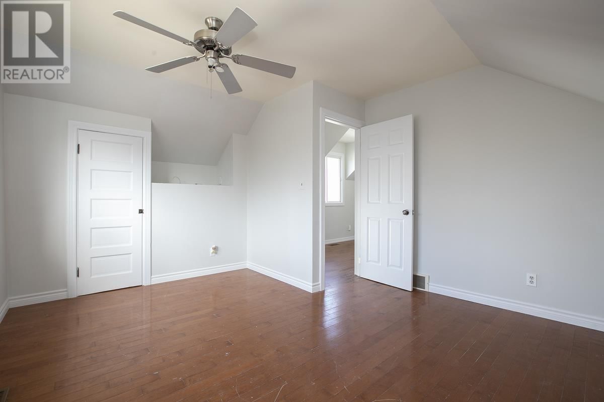158 ST. ANDREW'S TER Image 33