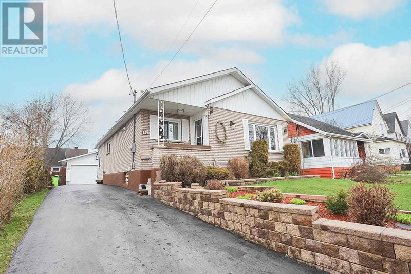 74 Bloor St Sault Ste. Marie, Ontario