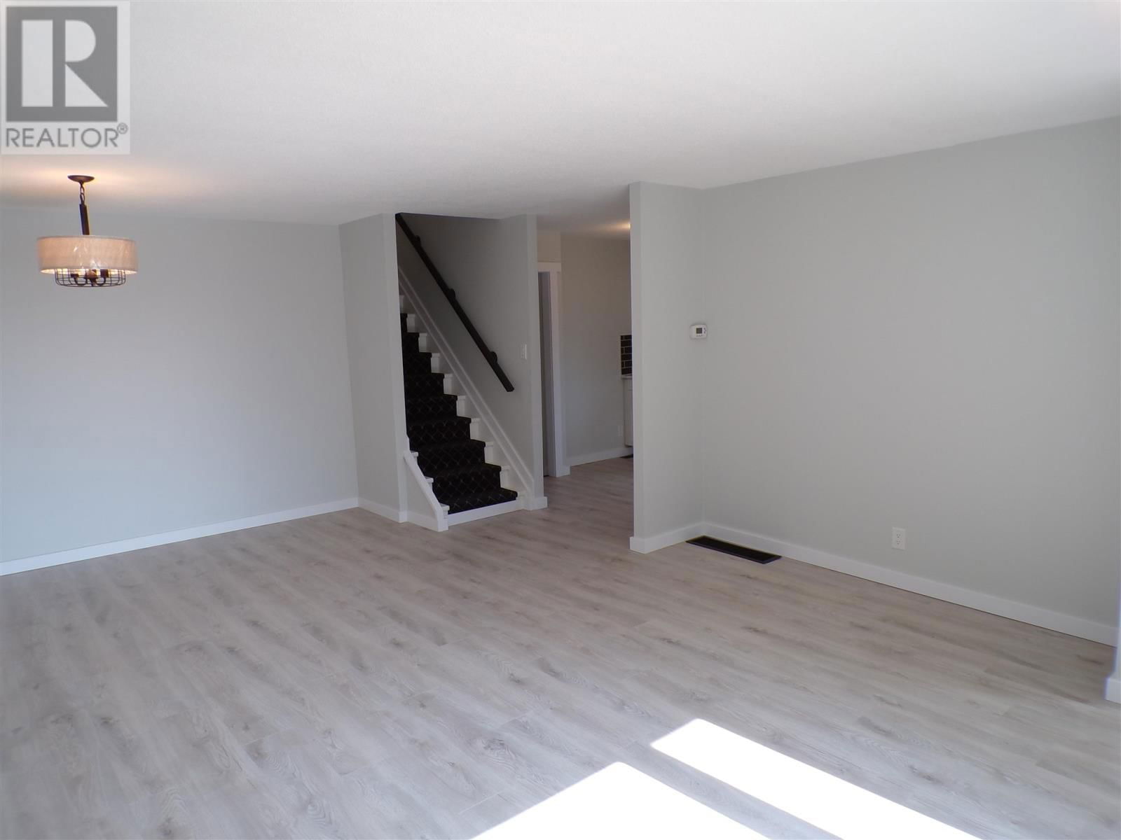 44 FARRELL CRES Image 14