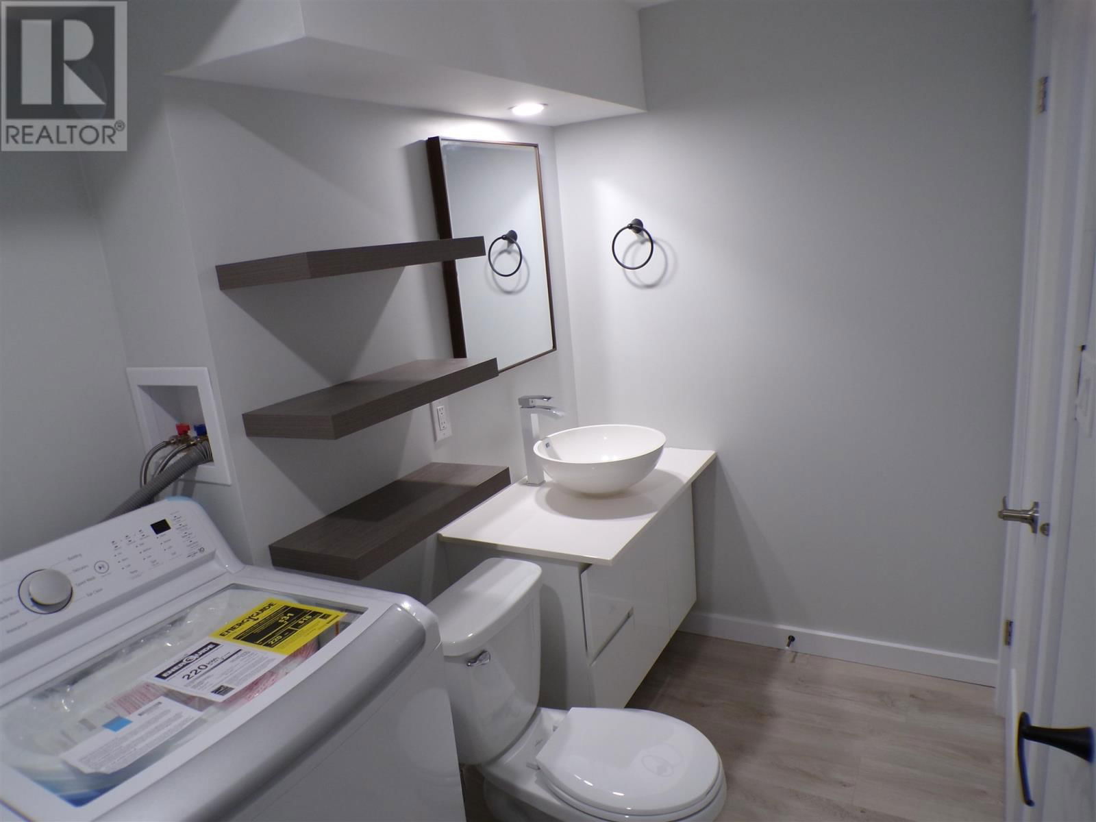 44 FARRELL CRES Image 21
