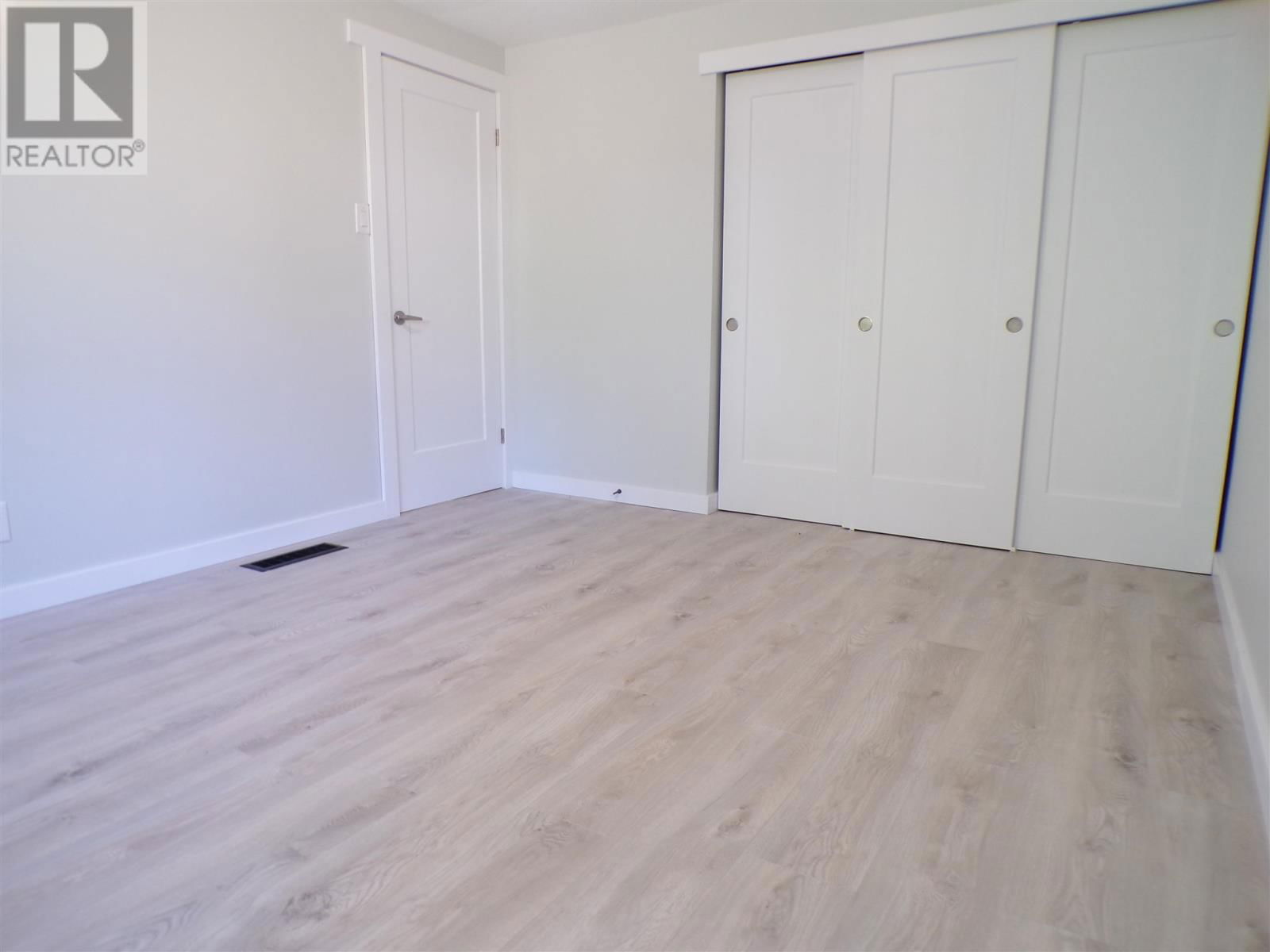44 FARRELL CRES Image 35
