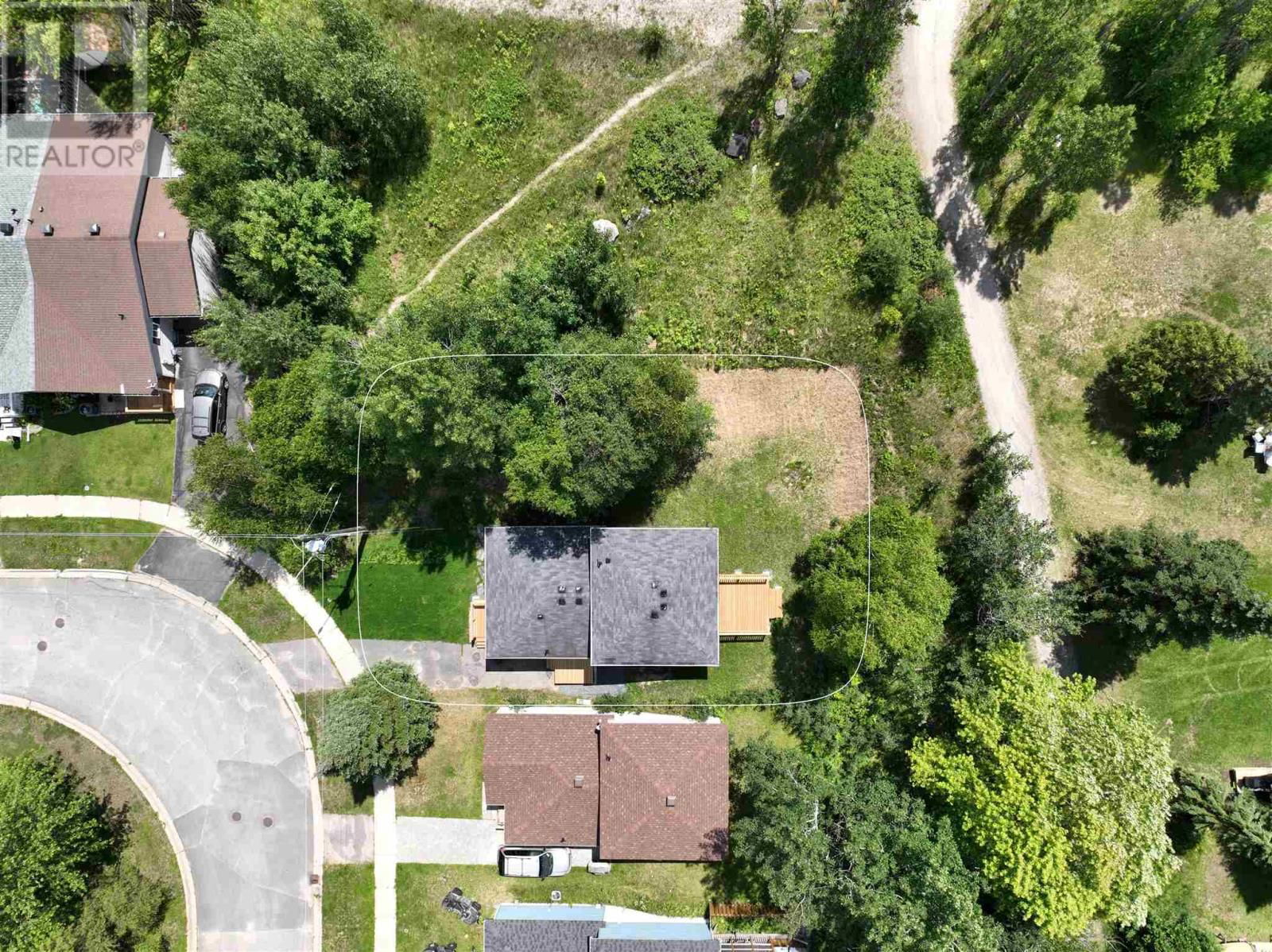44 FARRELL CRES Image 40