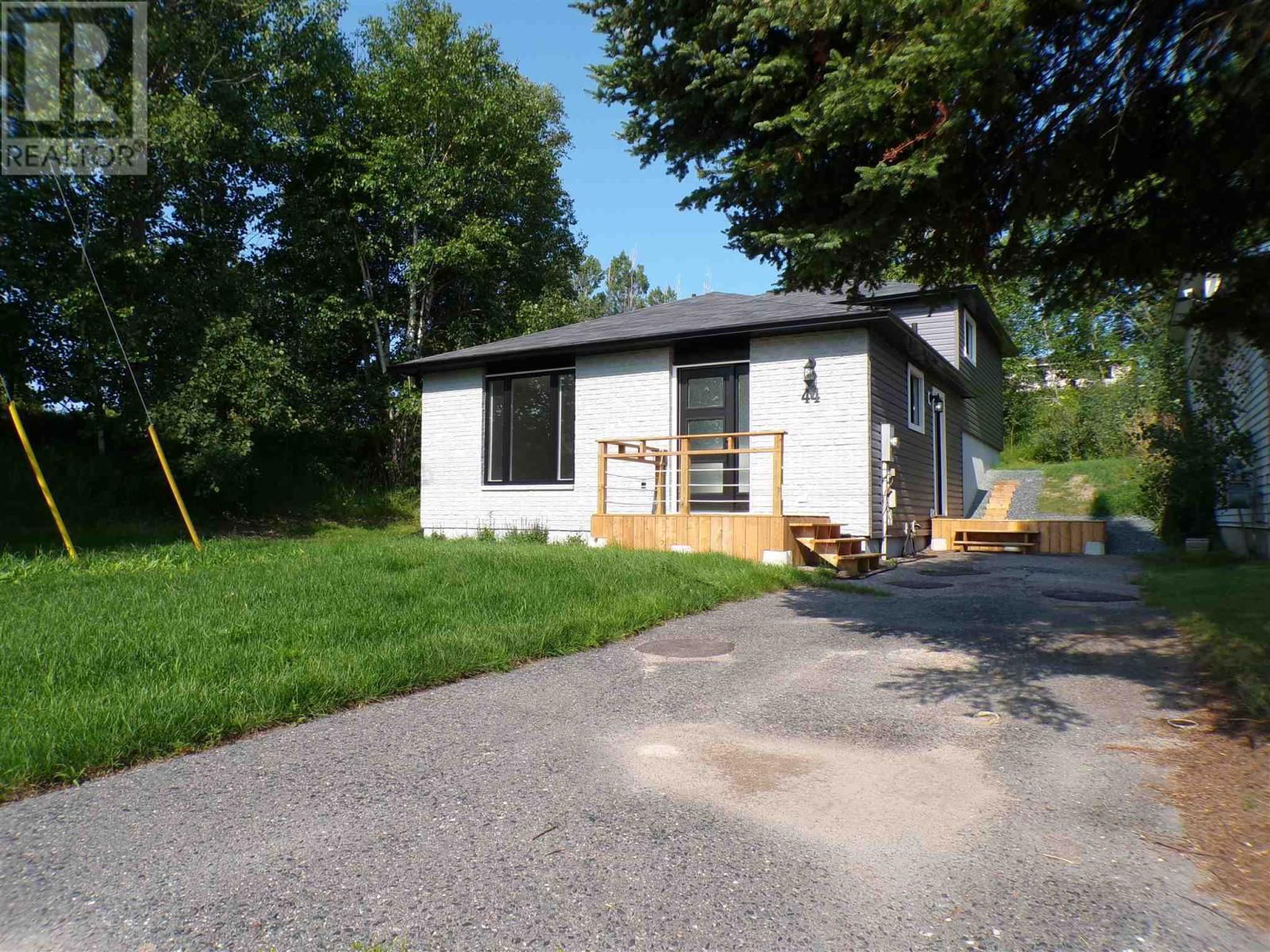 44 FARRELL CRES Image 42